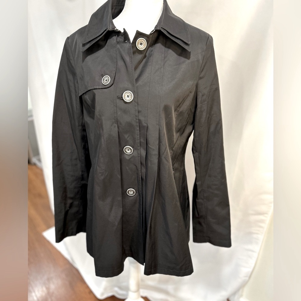 Gently used VIA SPIGA black jacket/raincoat with lining in Large with pockets